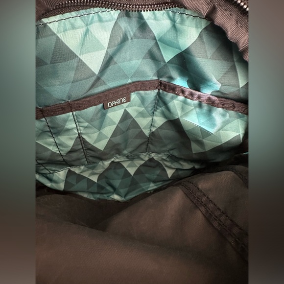 Dakine backpack and Dakine snow boots bag. - Picture 5 of 13